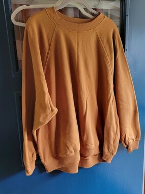 American Eagle Outfitters Crewneck Sweatshirt in Mustard